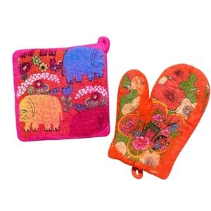 Vintage Floral Elephant Pot Holder and Oven Mitt Set